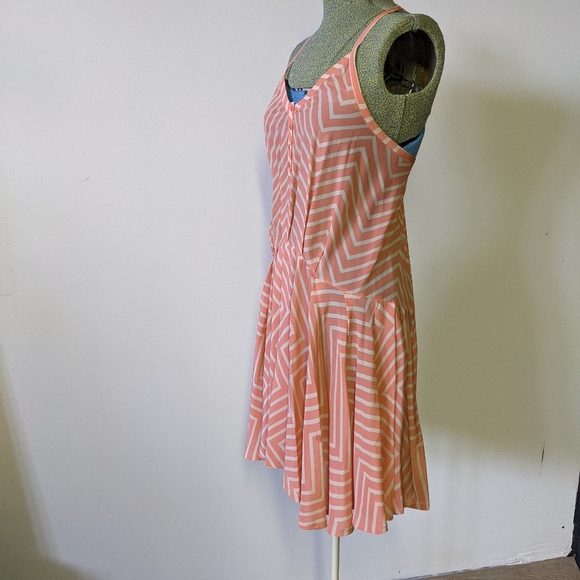 Silk peach & cream chevron french connection dress - Picture 5 of 7